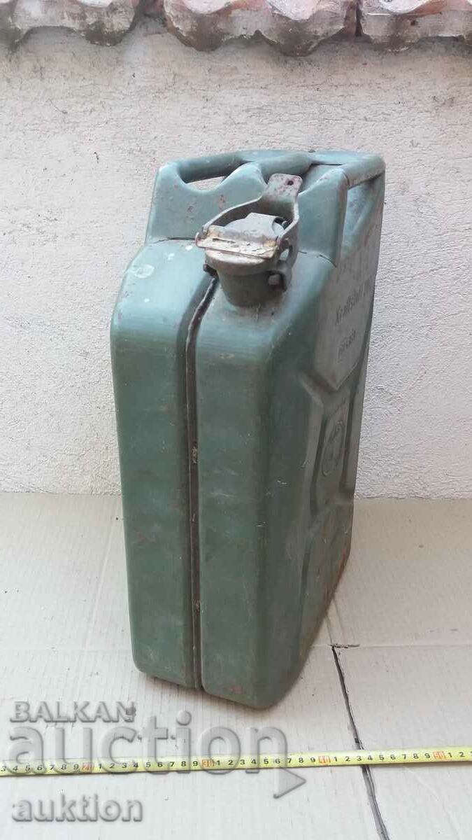 Auction EXCELLENT GERMAN FUEL CAN - 20 LITERS WITH MARKINGS Auction EXCELLENT GERMAN FUEL CAN - 20 LITERS WITH MARKINGS