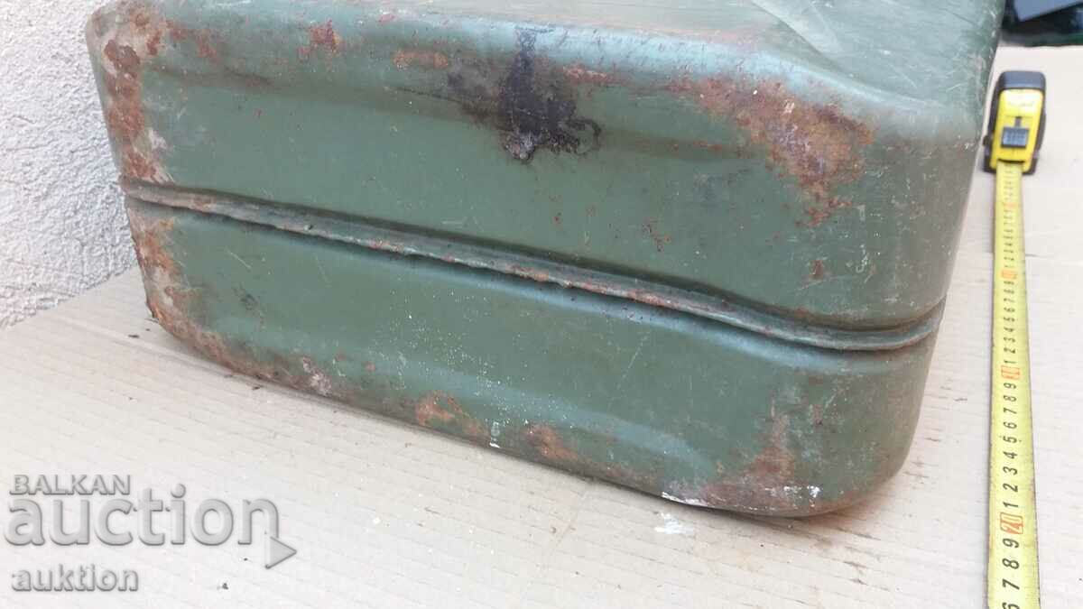 EXCELLENT GERMAN FUEL CAN - 20 LITERS WITH MARKINGS - 6 EXCELLENT GERMAN FUEL CAN - 20 LITERS WITH MARKINGS - 6
