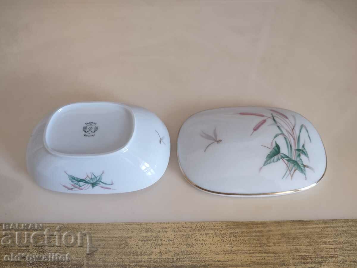 Delivery of Box porcelain, hand painted, marked