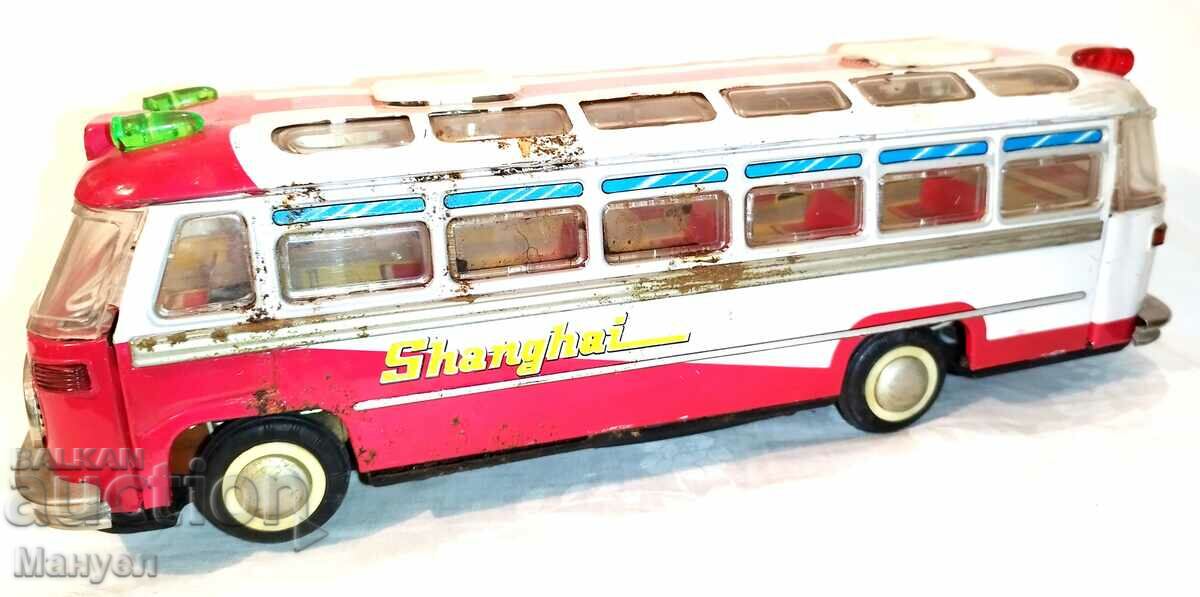 Delivery of Old metal mechanical toy.