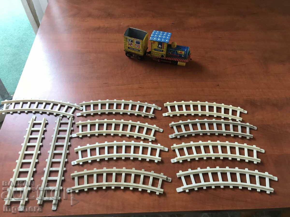 OLD TIN TOY LOCOMOTIVE WITH WAGON AND RAILS - 6 OLD TIN TOY LOCOMOTIVE WITH WAGON AND RAILS - 6