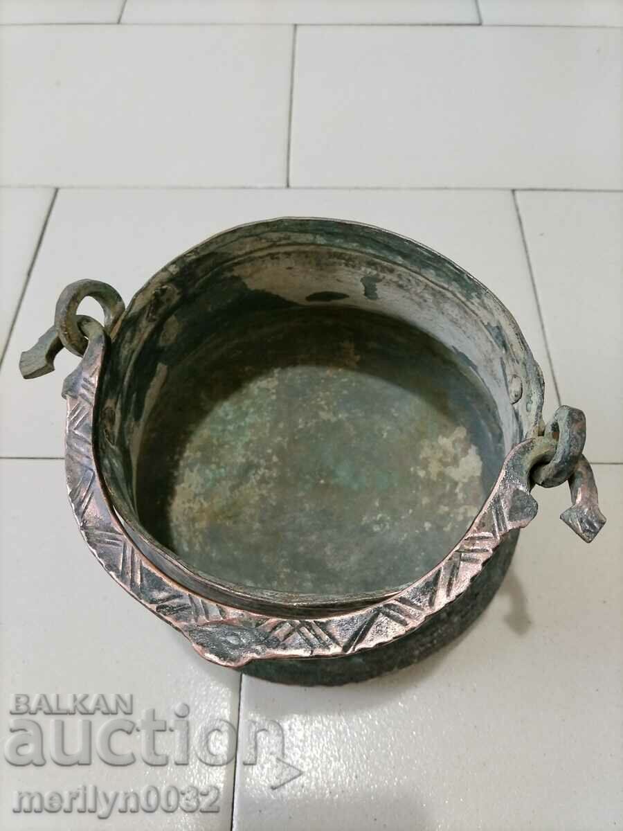 Ibric vechi de cupru, cupru, ceaun, ceaun, vas de cupru cu preț 59.00 BGN | € 30.17 Ibric vechi de cupru, cupru, ceaun, ceaun, vas de cupru cu preț 59.00 BGN | € 30.17