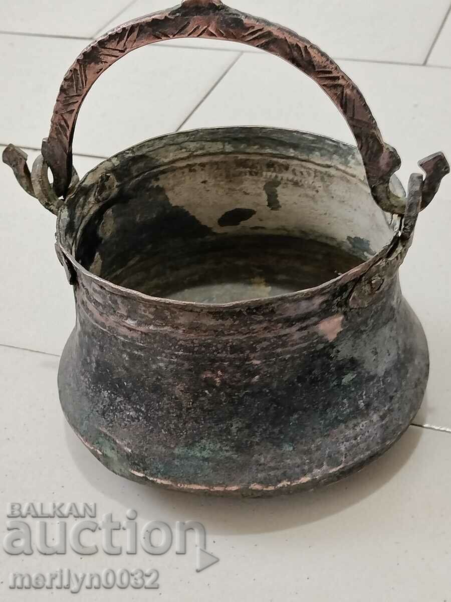 Old copper kettle, copper, cauldron, cauldron, copper vessel