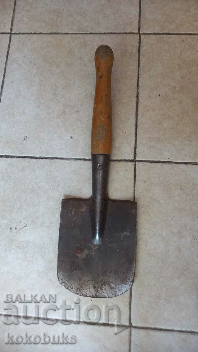 Military spade