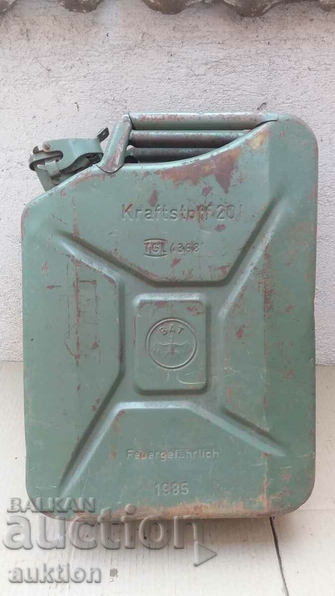 Auction fuel canister BAT Bundeswehr 1985 Auction fuel canister BAT Bundeswehr 1985