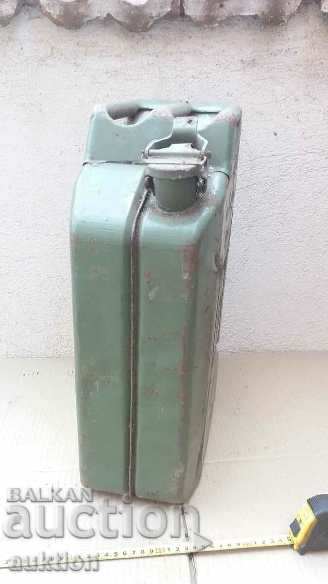 Delivery of fuel canister BAT Bundeswehr 1985 Delivery of fuel canister BAT Bundeswehr 1985