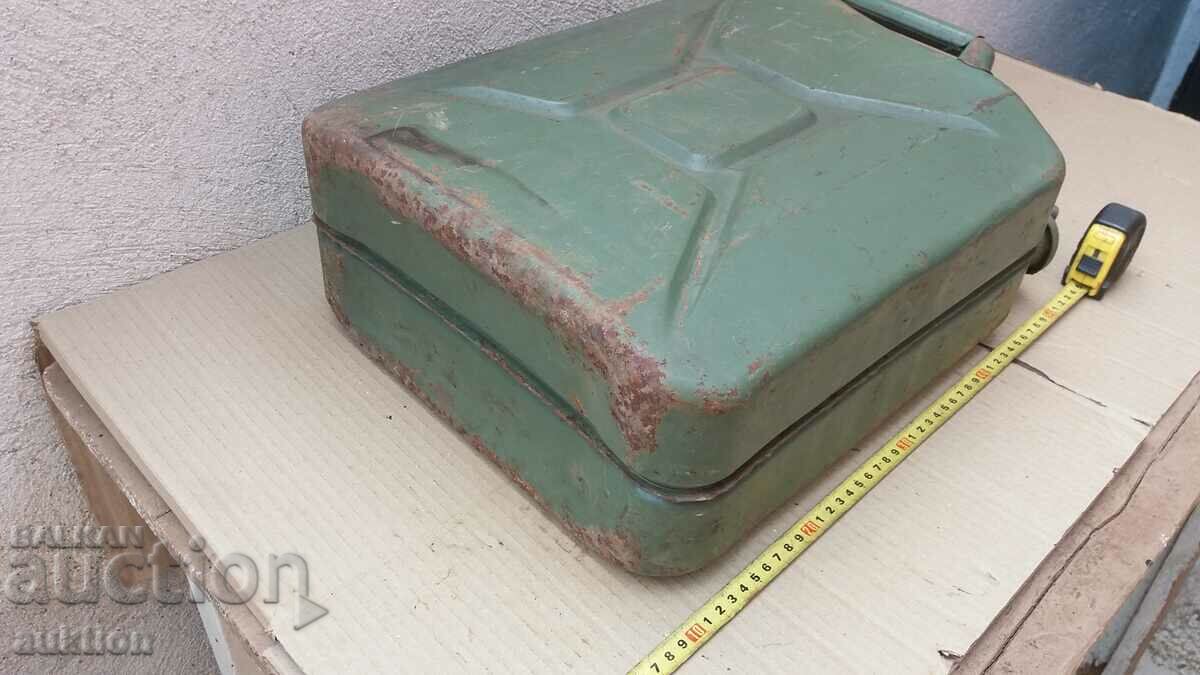 fuel canister BAT Bundeswehr 1985 - 6 fuel canister BAT Bundeswehr 1985 - 6