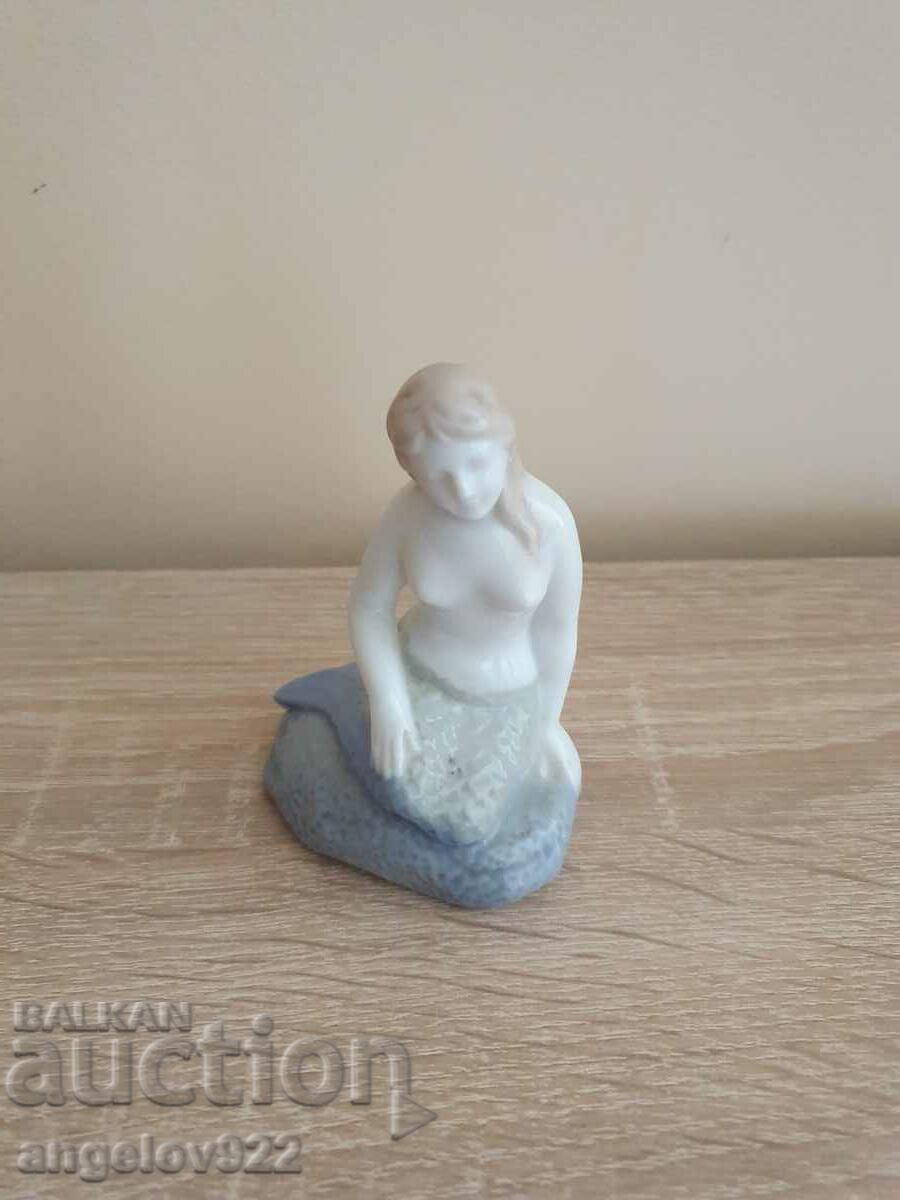 Porcelain figure figurine!