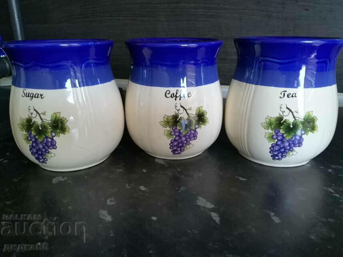 Ένα όμορφο σέρβις πορσελάνης 15 τεμαχίων με τιμή 50.00 BGN | € 25.56 Ένα όμορφο σέρβις πορσελάνης 15 τεμαχίων με τιμή 50.00 BGN | € 25.56