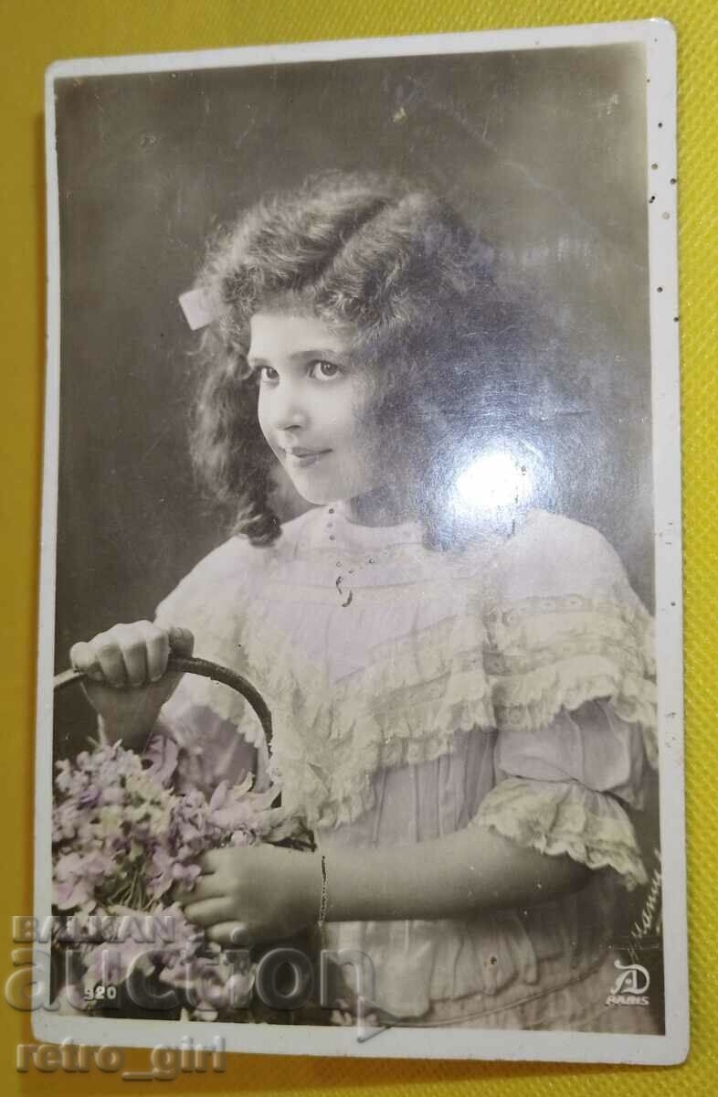 I am selling an old photo, card.