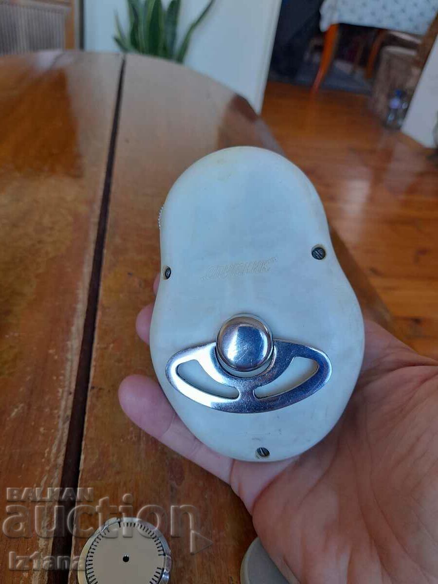 Delivery of Old mechanical razor Sputnik