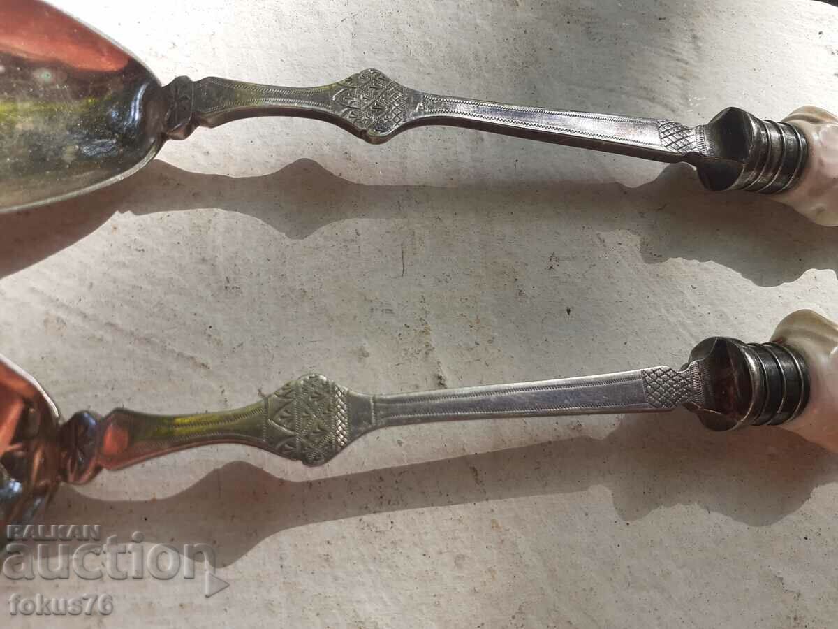 Αγγλικά επάργυρα σκεύη σαλάτας με σημάδια με τιμή 90.00 BGN | € 46.02 Αγγλικά επάργυρα σκεύη σαλάτας με σημάδια με τιμή 90.00 BGN | € 46.02