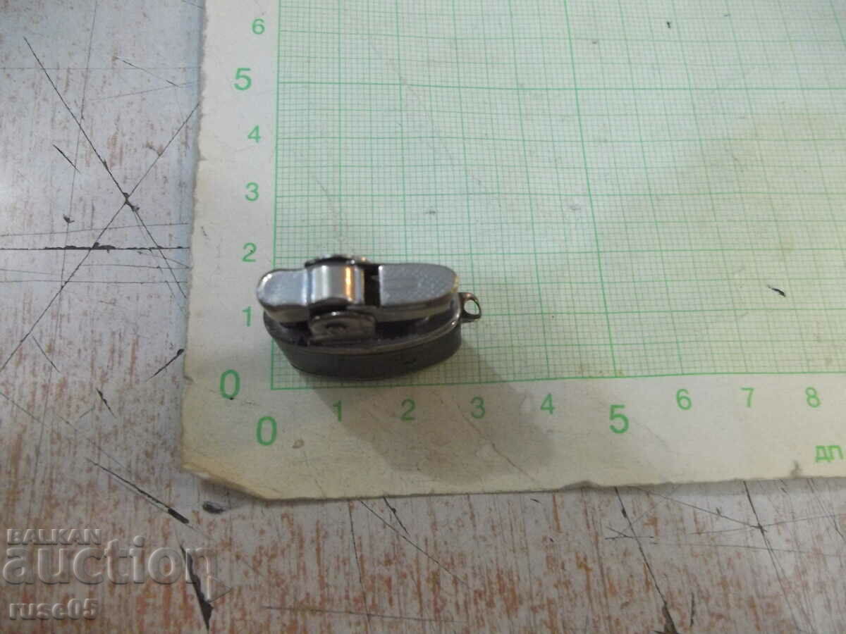 A small petrol lighter - 5 A small petrol lighter - 5