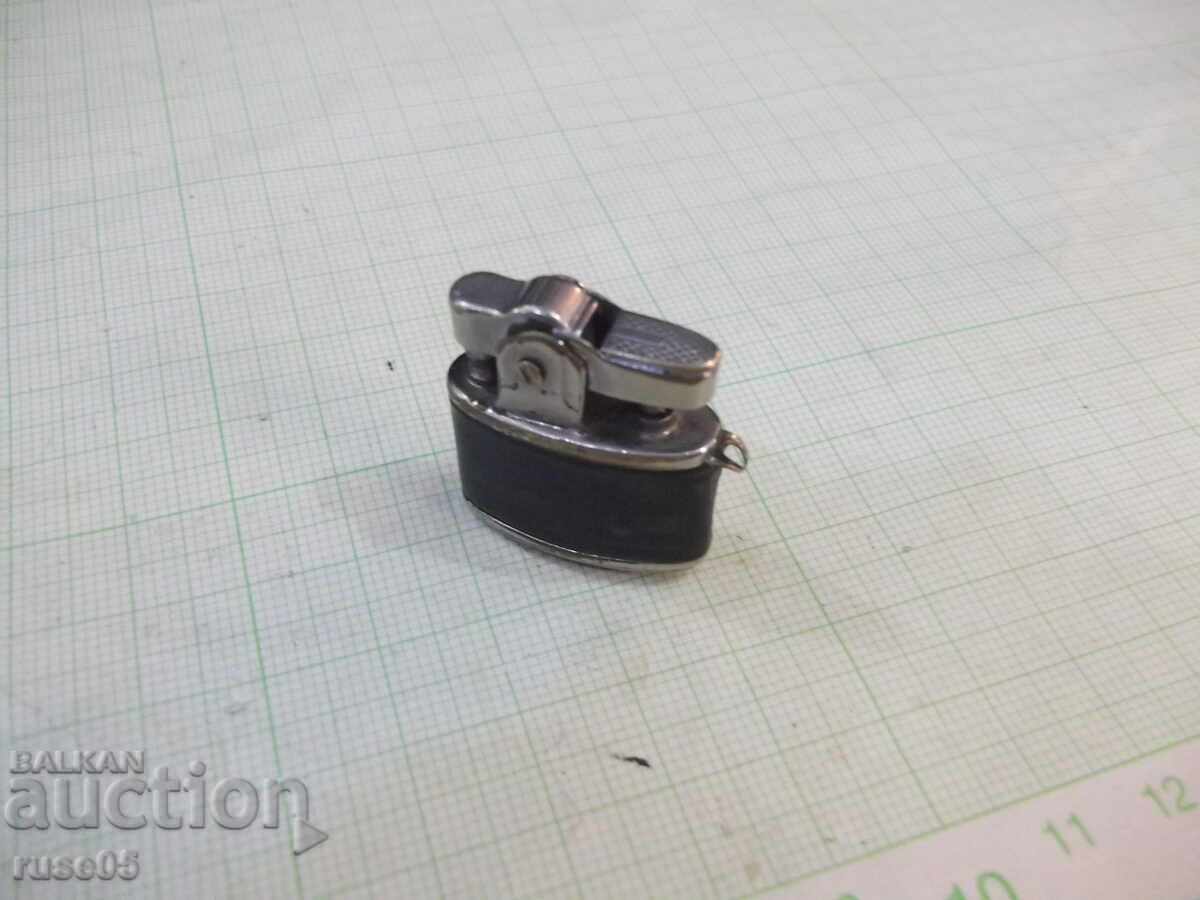 A small petrol lighter - 6 A small petrol lighter - 6