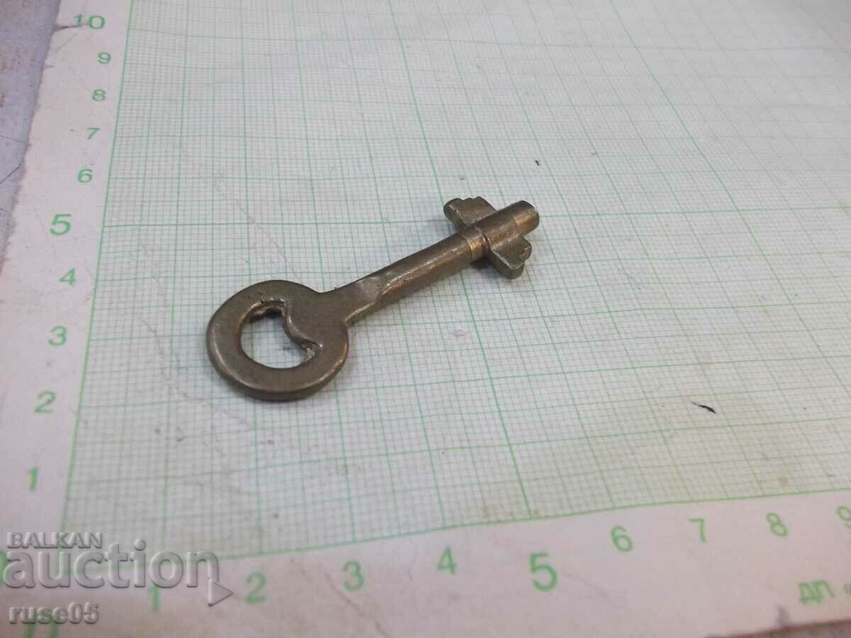 Παράδοση Χάλκινο κλειδί για μια παλιά κλειδαριά Παράδοση Χάλκινο κλειδί για μια παλιά κλειδαριά