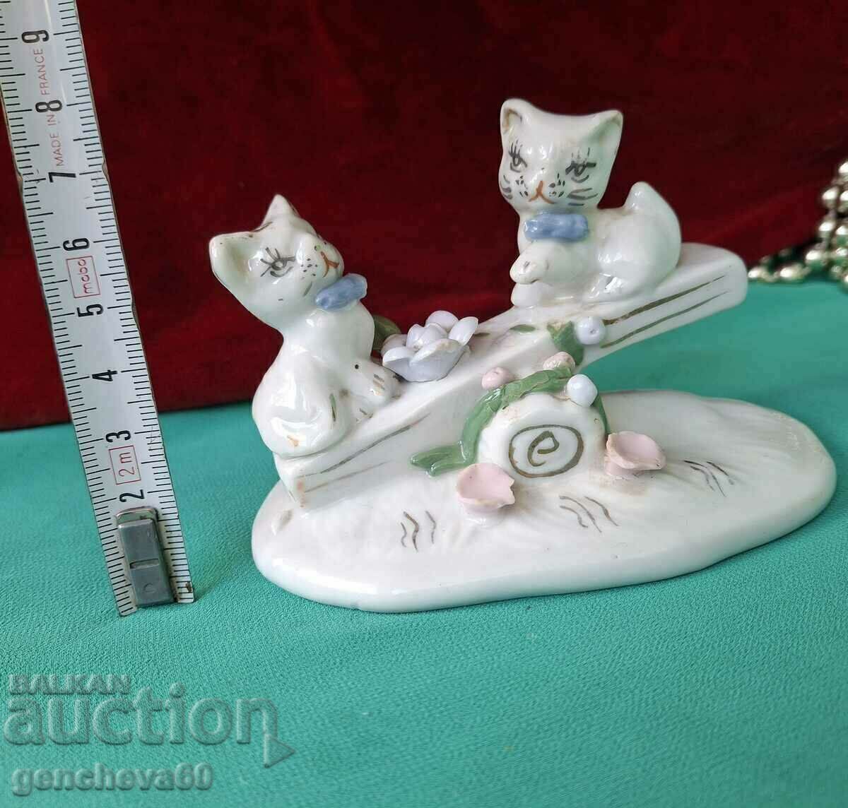 Vintage porcelain figurines of playing kittens with price 15.00 BGN | € 7.67 Vintage porcelain figurines of playing kittens with price 15.00 BGN | € 7.67