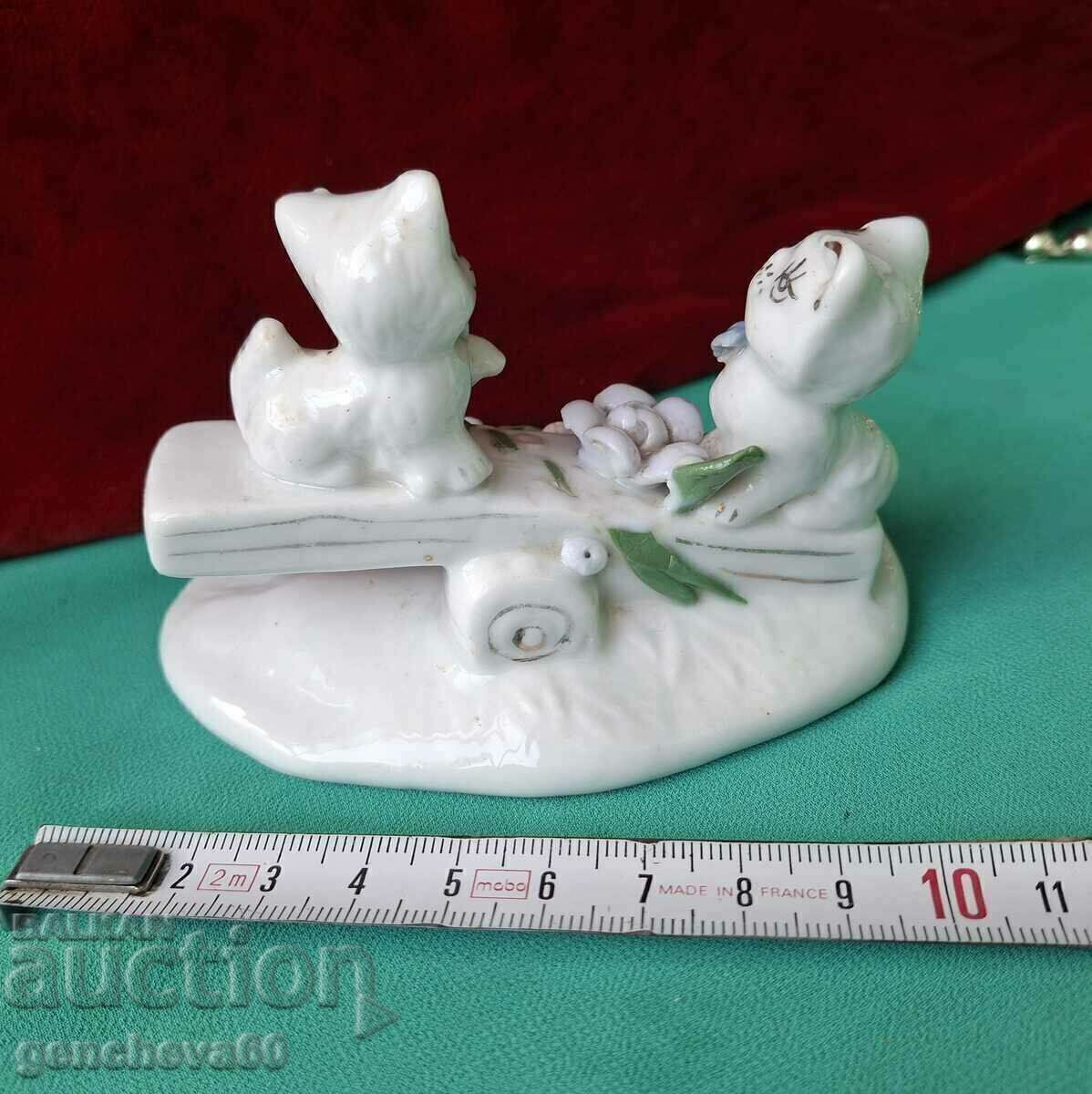 Auction Vintage porcelain figurines of playing kittens Auction Vintage porcelain figurines of playing kittens