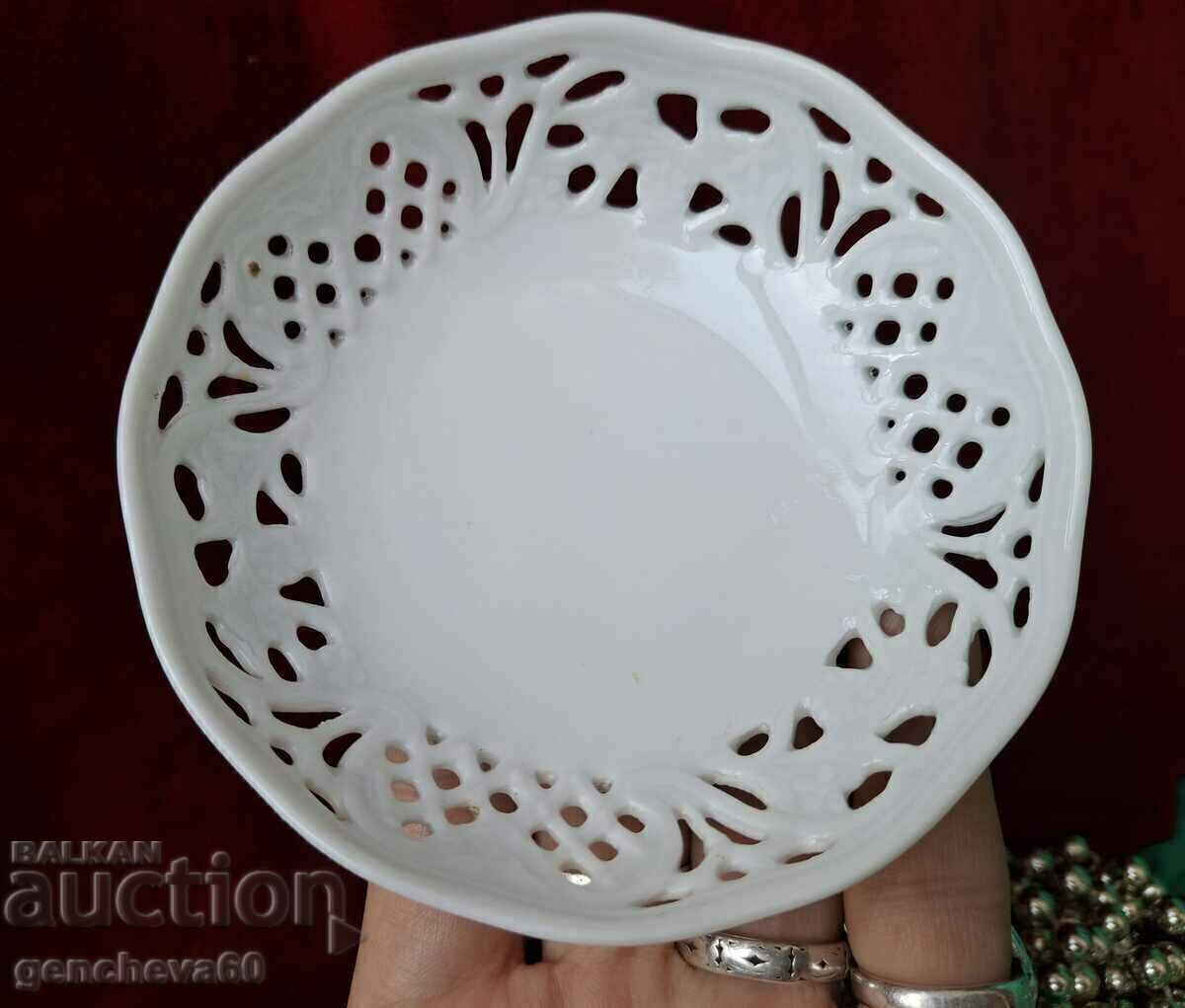 Delivery of A beautiful vase and saucer made of fine porcelain Delivery of A beautiful vase and saucer made of fine porcelain