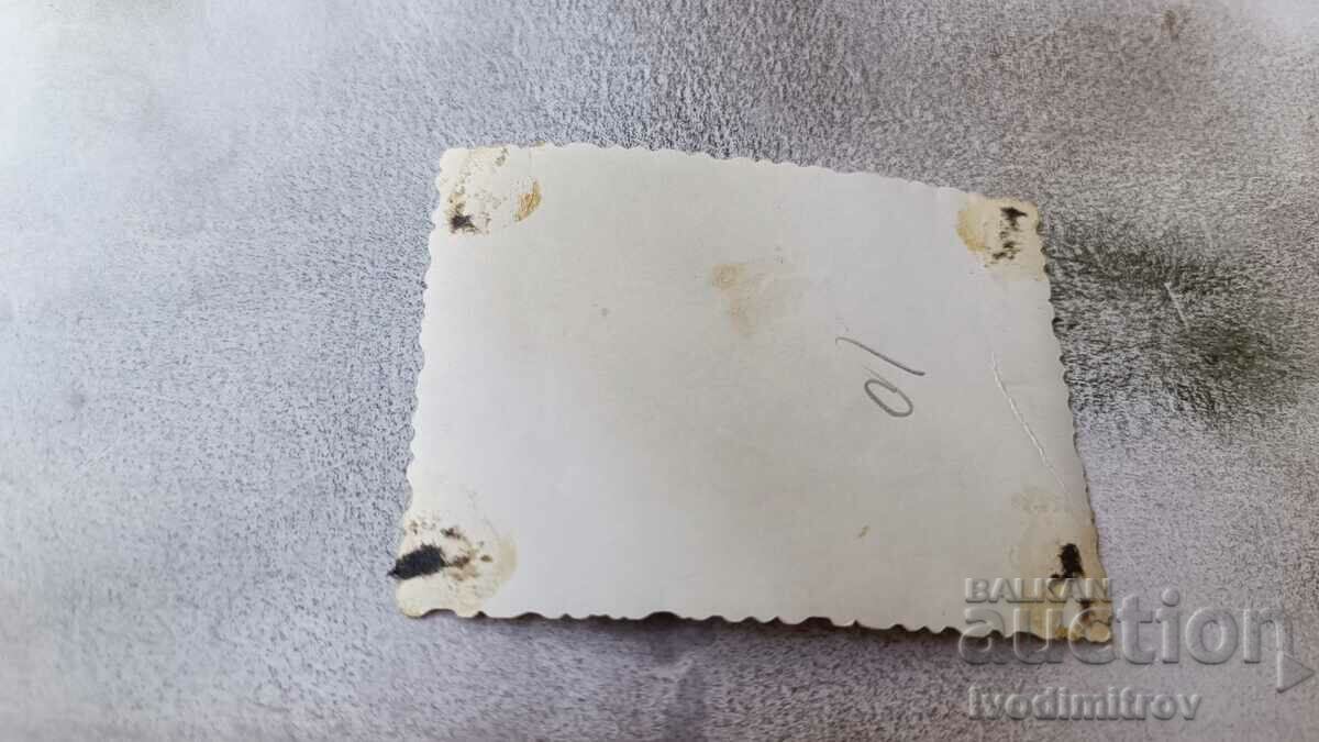 Φωτογραφία Άνδρας και γυναίκα με μαγιό στην προβλήτα με τιμή 1.45 BGN | € 0.74