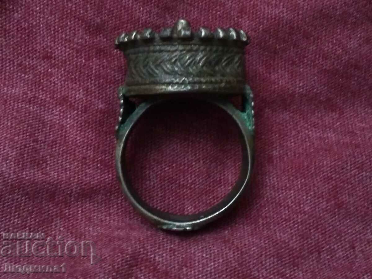 RENAISSANCE RING