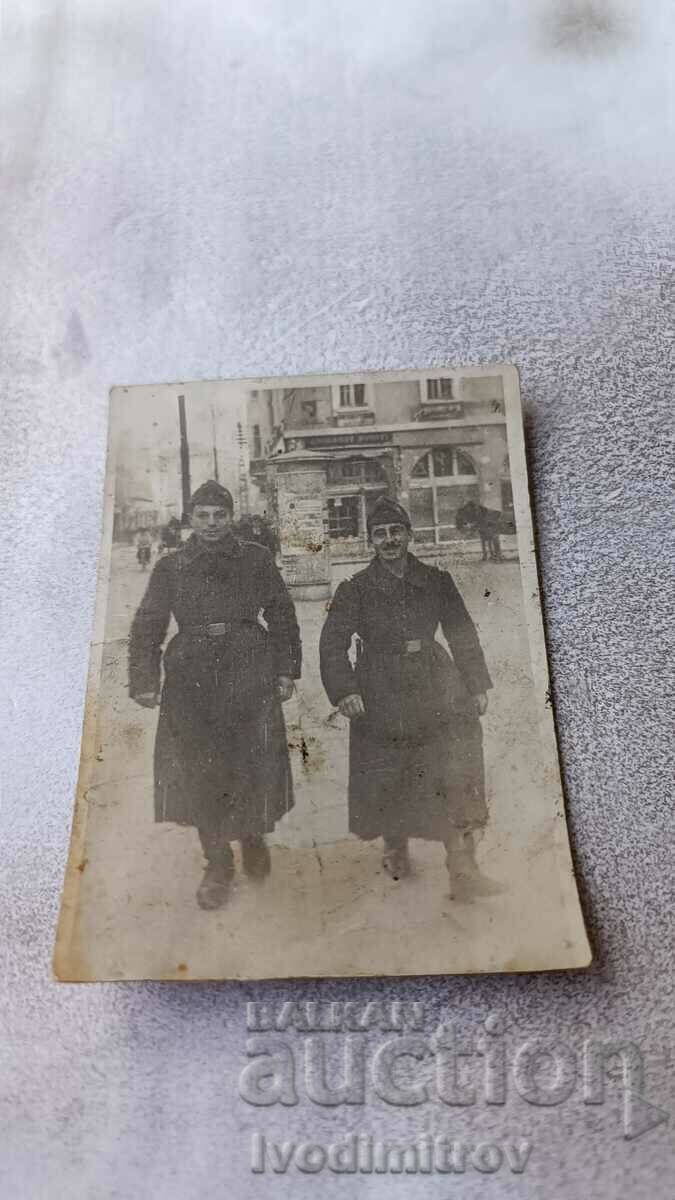 Fotografie Sofia Doi ofițeri la plimbare 1945