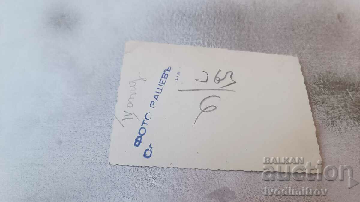 Φωτογραφία Σοφία Μια μικρή μπαλαρίνα στο πάρκο με τιμή 1.85 BGN | € 0.95 Φωτογραφία Σοφία Μια μικρή μπαλαρίνα στο πάρκο με τιμή 1.85 BGN | € 0.95