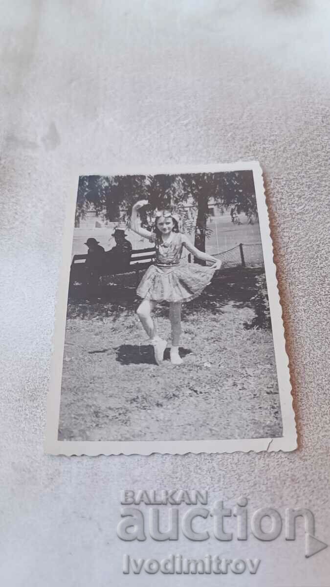 Photo Sofia A little ballerina in the park