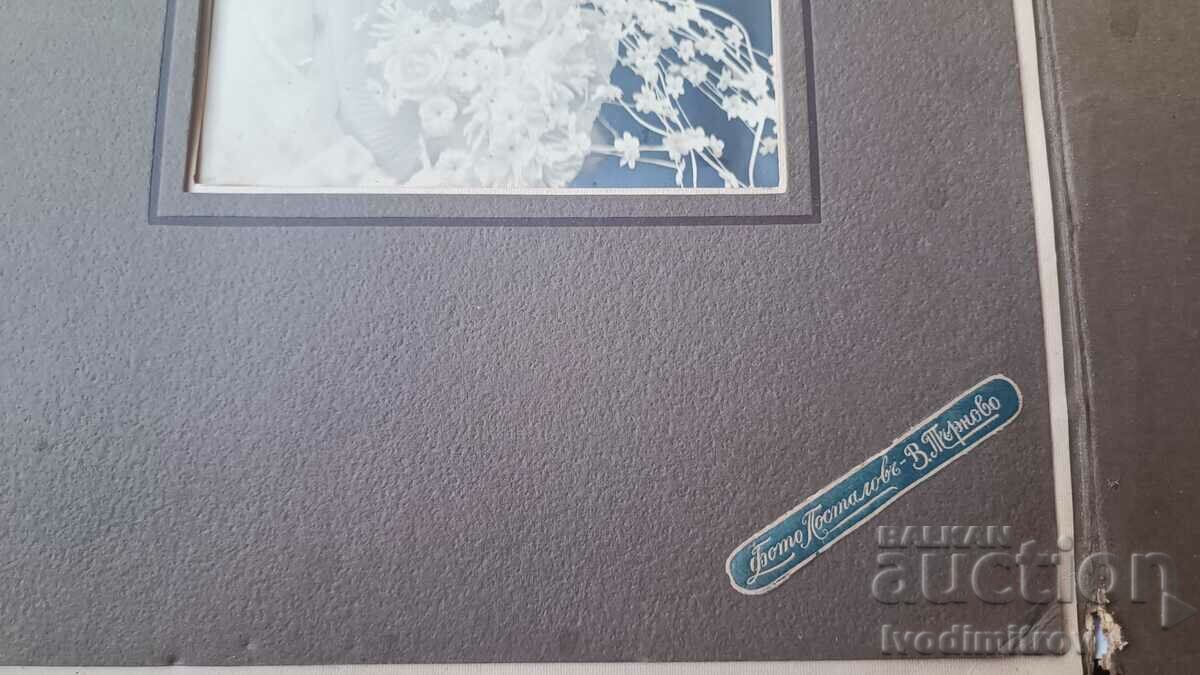 Снимка Офицер със съпругата си като младоженци 1928 Картон с цена 12.45 лв. | € 6.37 Снимка Офицер със съпругата си като младоженци 1928 Картон с цена 12.45 лв. | € 6.37