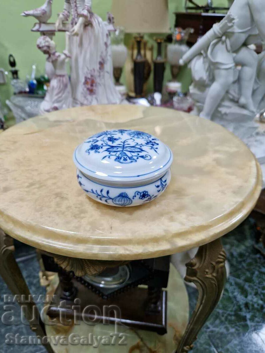 Антикварна колекционерска порцеланова бижутерка Meissen с цена € 68.00 | 133.00 лв.