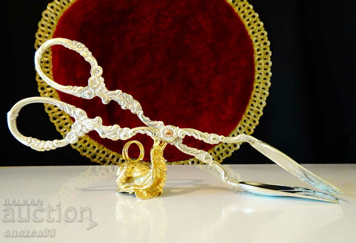 Посребрена щипка за сервиране,разкош. с цена 45.00 лв. | € 23.01 Посребрена щипка за сервиране,разкош. с цена 45.00 лв. | € 23.01