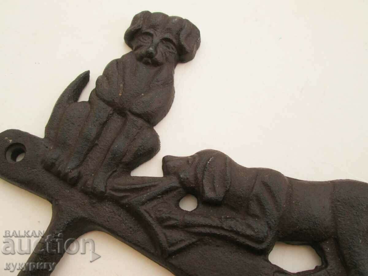 Old metal cast iron wall hanger with cast iron dogs with price 50.00 BGN | € 25.56 Old metal cast iron wall hanger with cast iron dogs with price 50.00 BGN | € 25.56