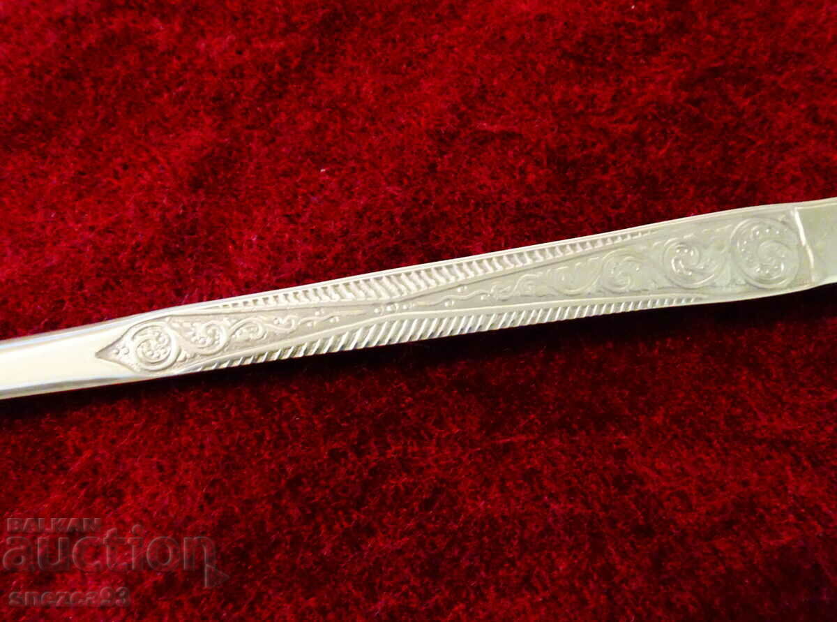 Antique dagger with the figure of a Knight Templar. with price 58.00 BGN | € 29.65 Antique dagger with the figure of a Knight Templar. with price 58.00 BGN | € 29.65