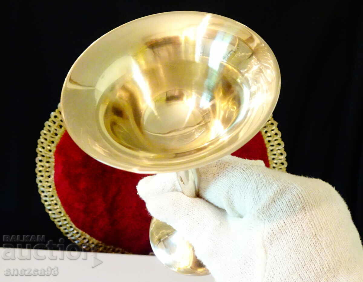 Δημοπρασία Αγγλικό μπρούτζινο ποτήρι, πολυτελή φλιτζάνια, χαραγμένα Δημοπρασία Αγγλικό μπρούτζινο ποτήρι, πολυτελή φλιτζάνια, χαραγμένα