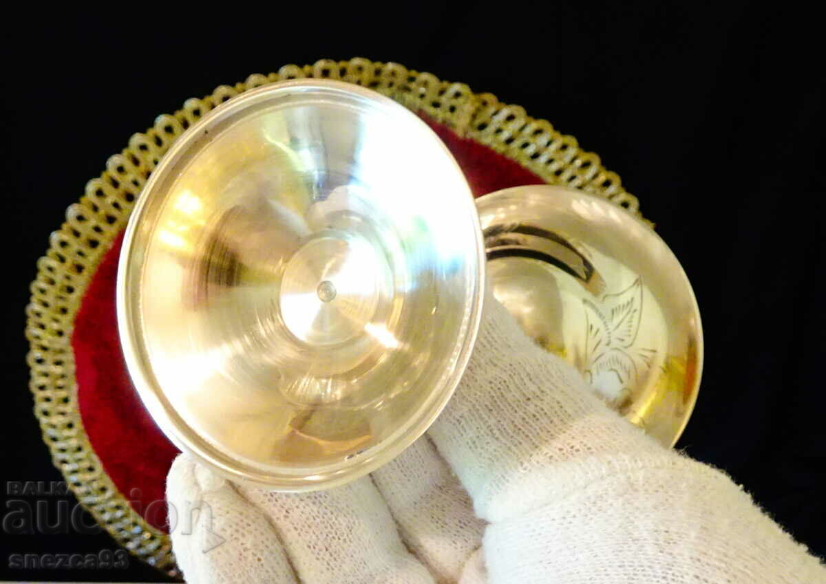 Παράδοση Αγγλικό μπρούτζινο ποτήρι, πολυτελή φλιτζάνια, χαραγμένα Παράδοση Αγγλικό μπρούτζινο ποτήρι, πολυτελή φλιτζάνια, χαραγμένα