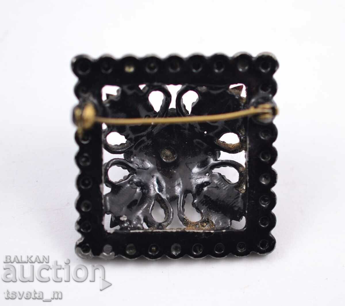 Brosa antica, neagra cu preț € 2.00 | 3.91 BGN