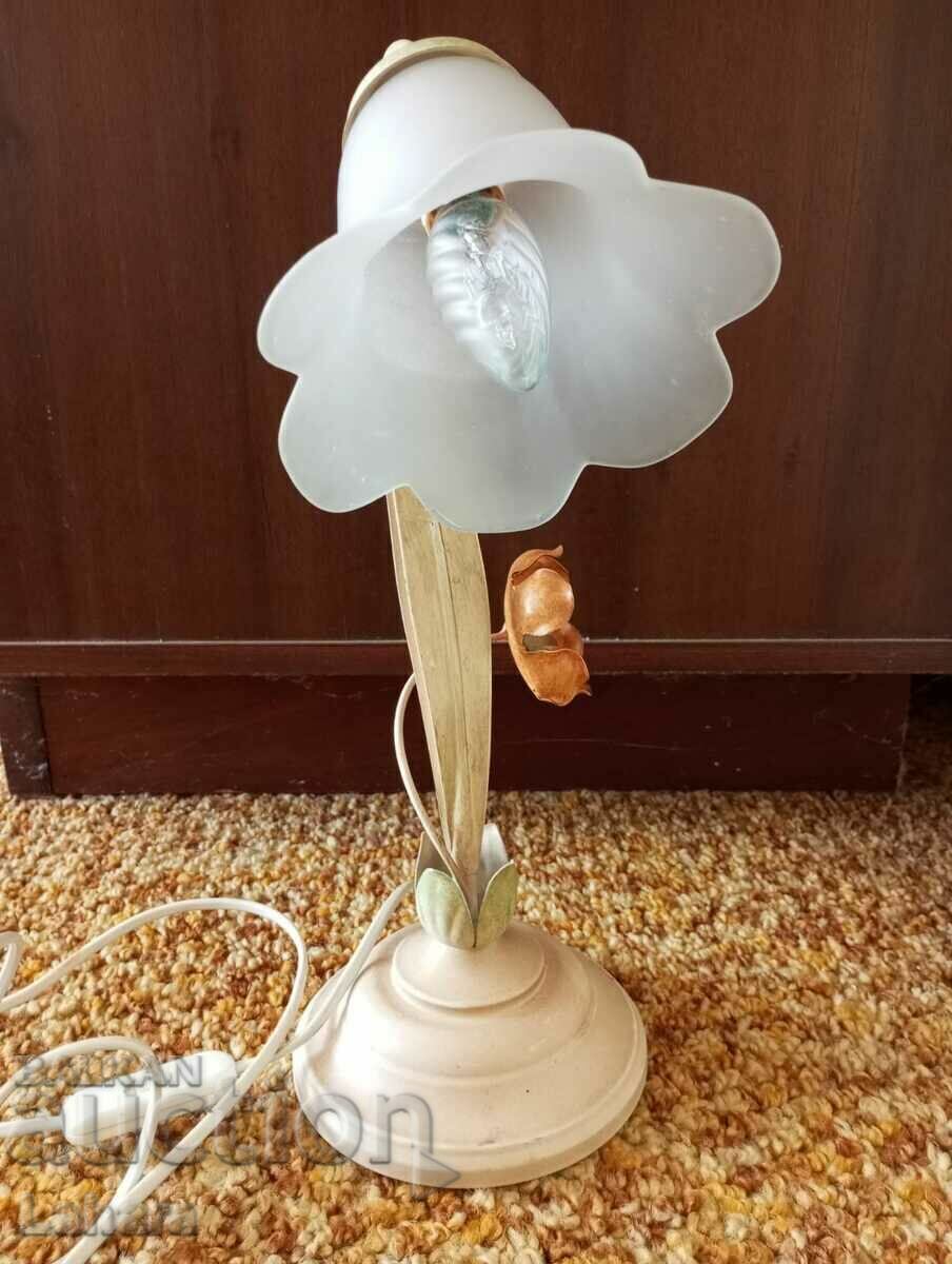 Auction Beautiful metal bedside, table lamp Auction Beautiful metal bedside, table lamp