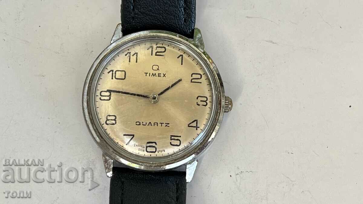 TIMEX QUARTZ RARE I DON'T KNOW IF IT WORKS B Z C !!!!