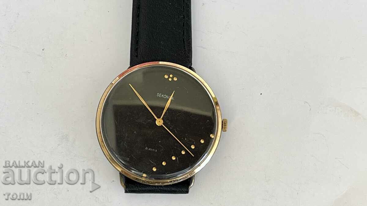 SEKONDA RARE WORKS WITHOUT WARRANTY B Z C !!!!