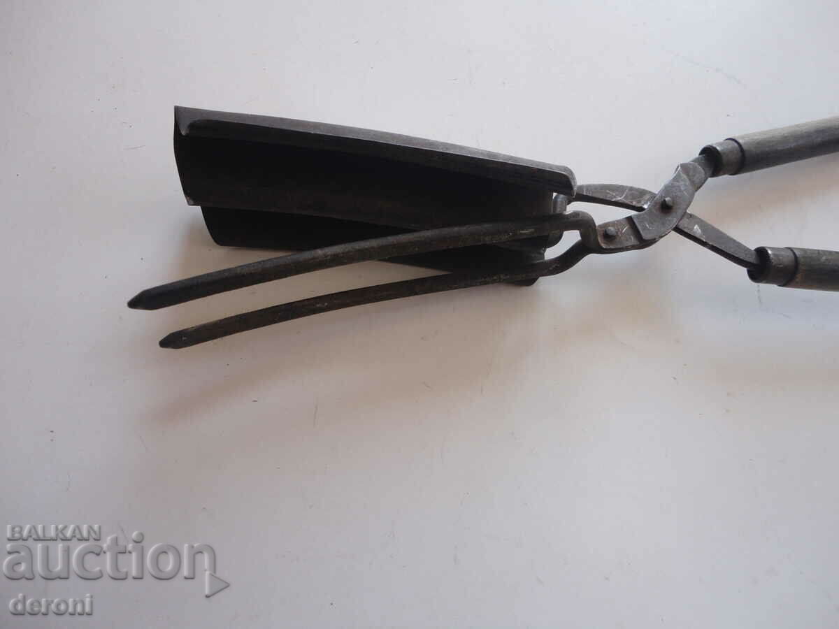 An old German instrument with price 10.00 BGN | € 5.11 An old German instrument with price 10.00 BGN | € 5.11