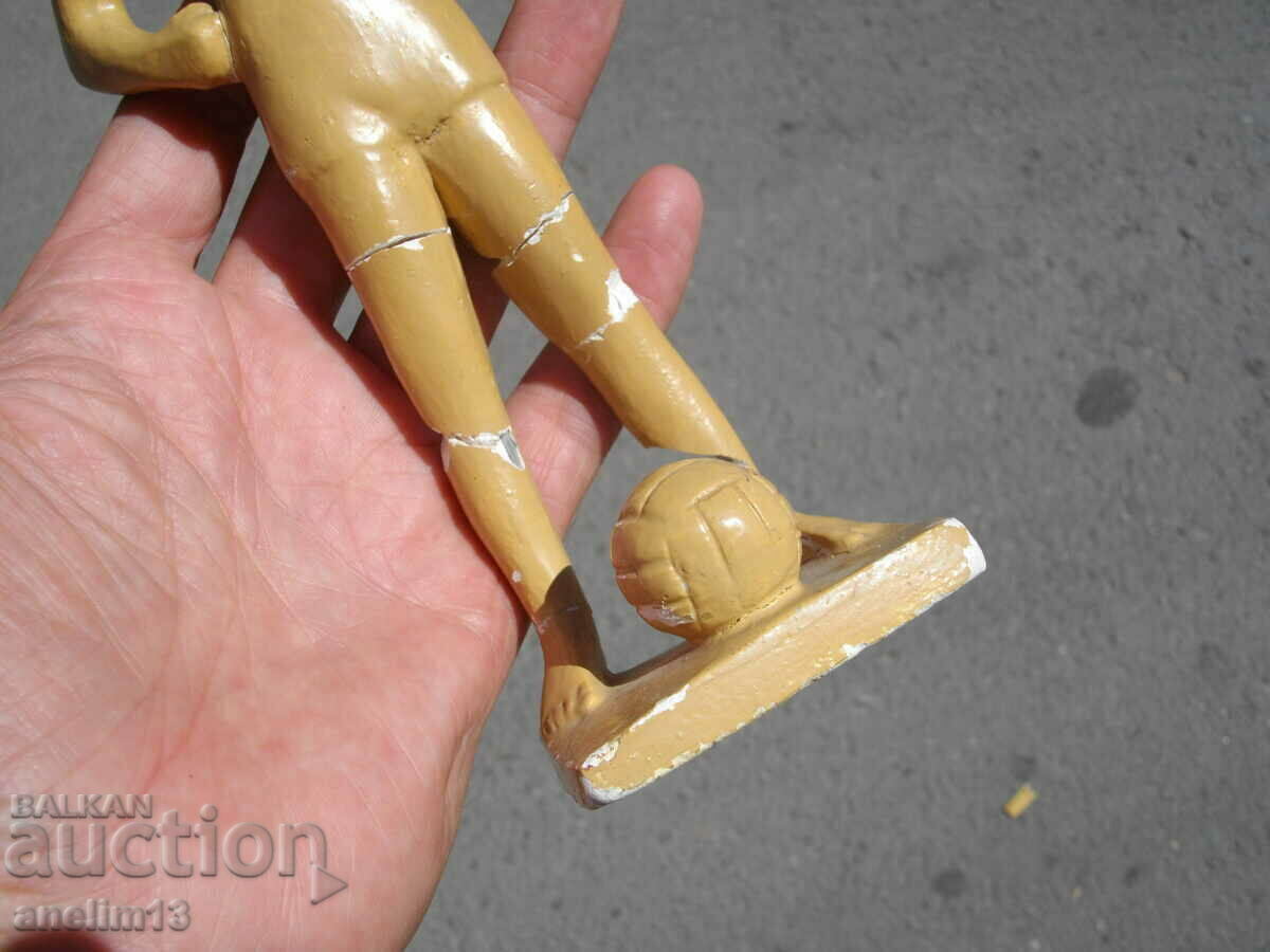 Livrarea FIGURĂ DE GIPS VECHI STATUETA FOTBALIST CSKA