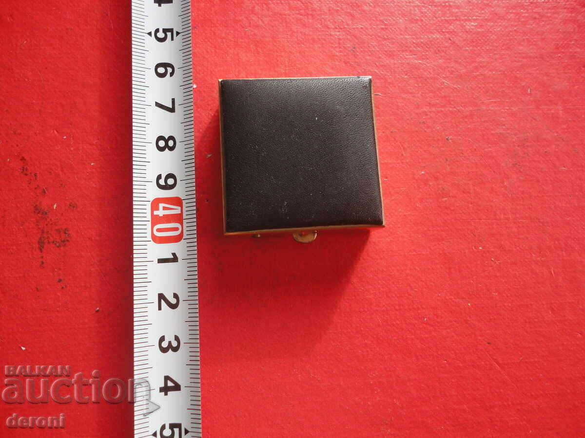 Bronze snuff box 2 with price 10.00 BGN | € 5.11 Bronze snuff box 2 with price 10.00 BGN | € 5.11