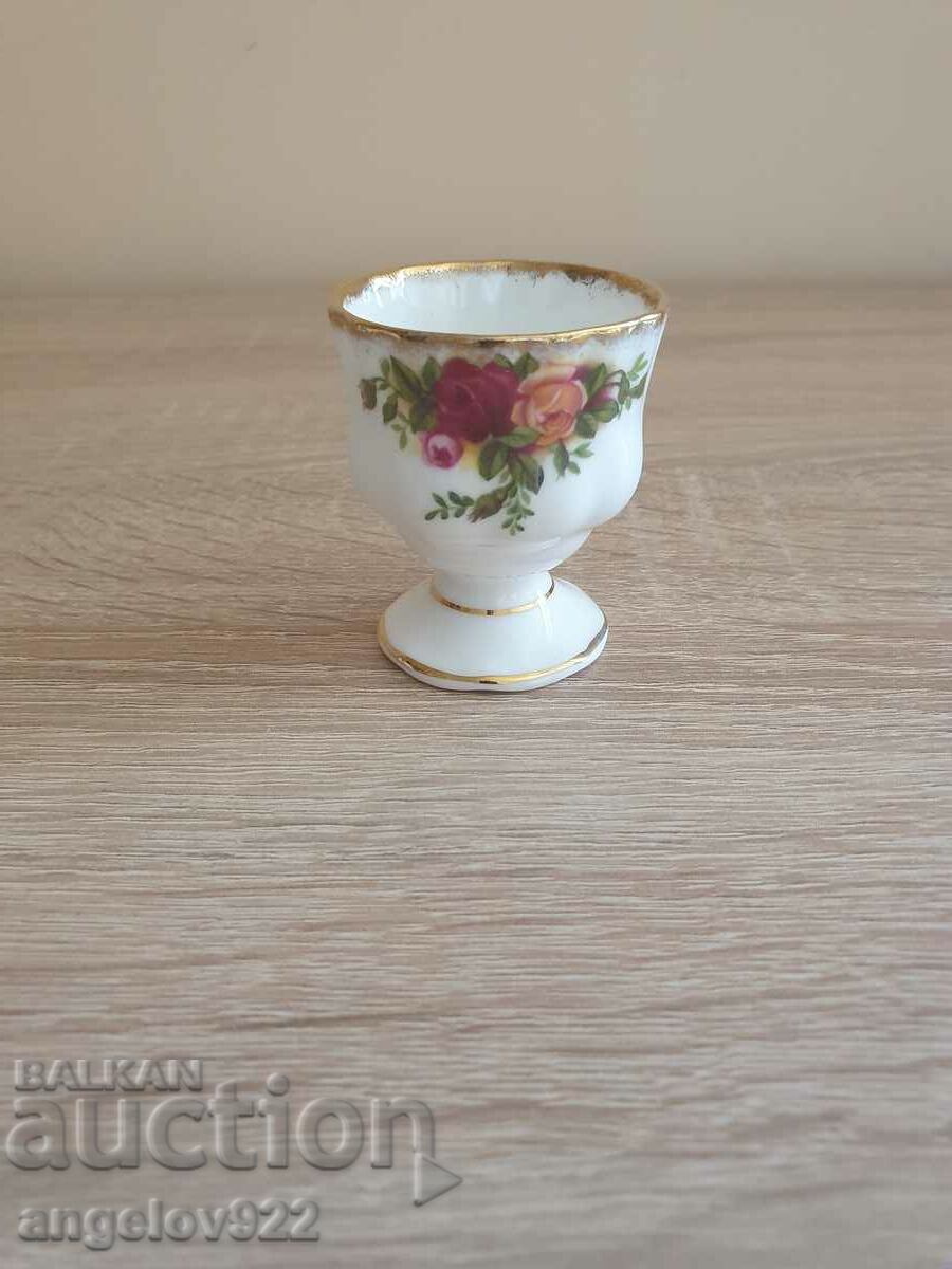 English ROYAL ALBERT porcelain cup