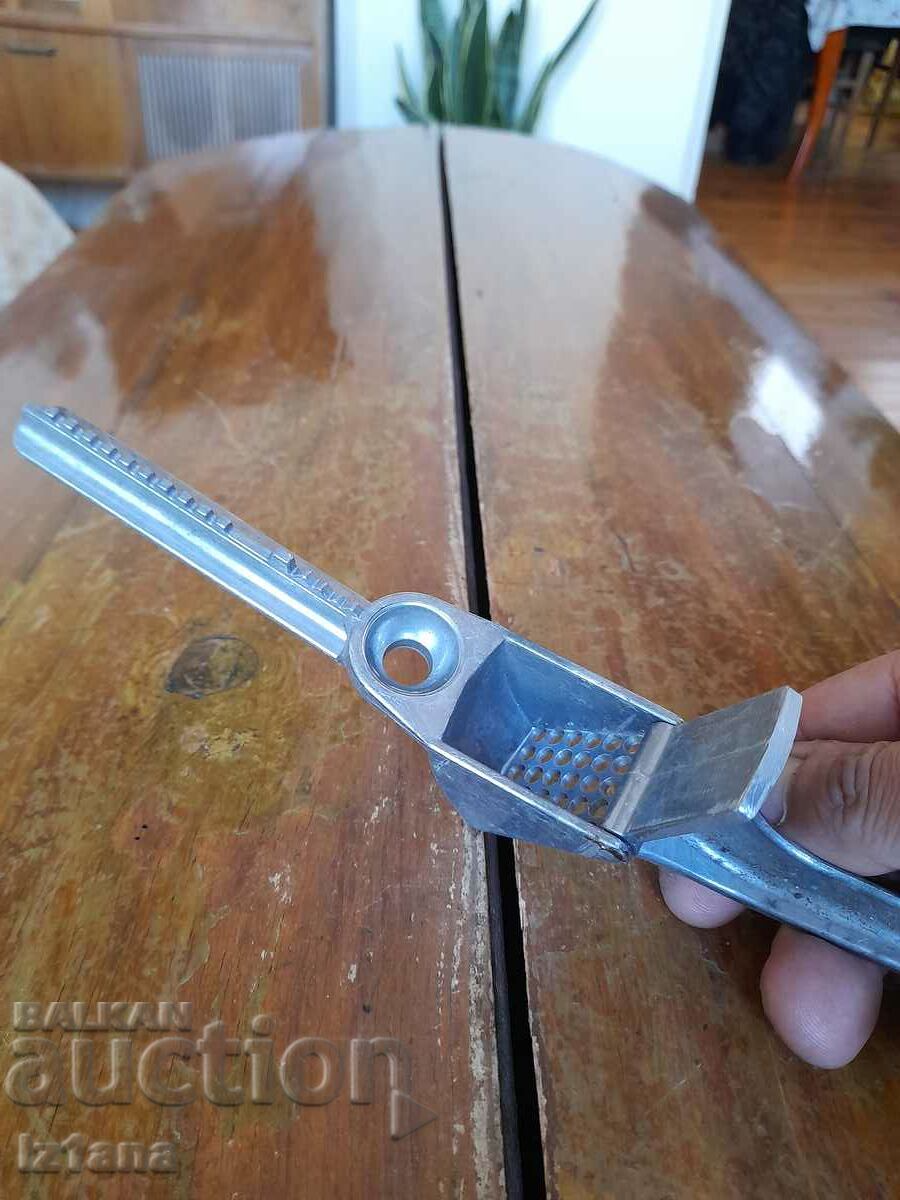 Old aluminum garlic press - 5 Old aluminum garlic press - 5