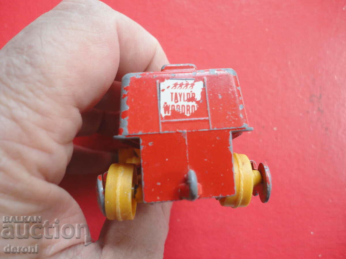Metal car trolley tractor Lesney - 6 Metal car trolley tractor Lesney - 6