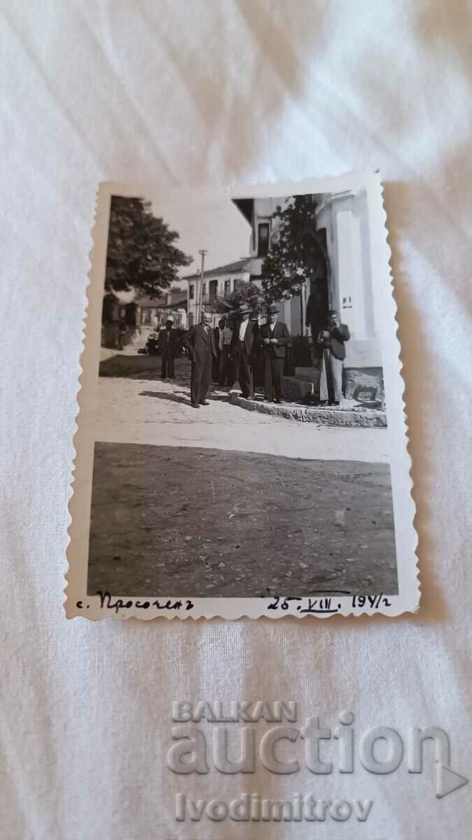 Photo Prosocheny Drama district Men on the street 1941