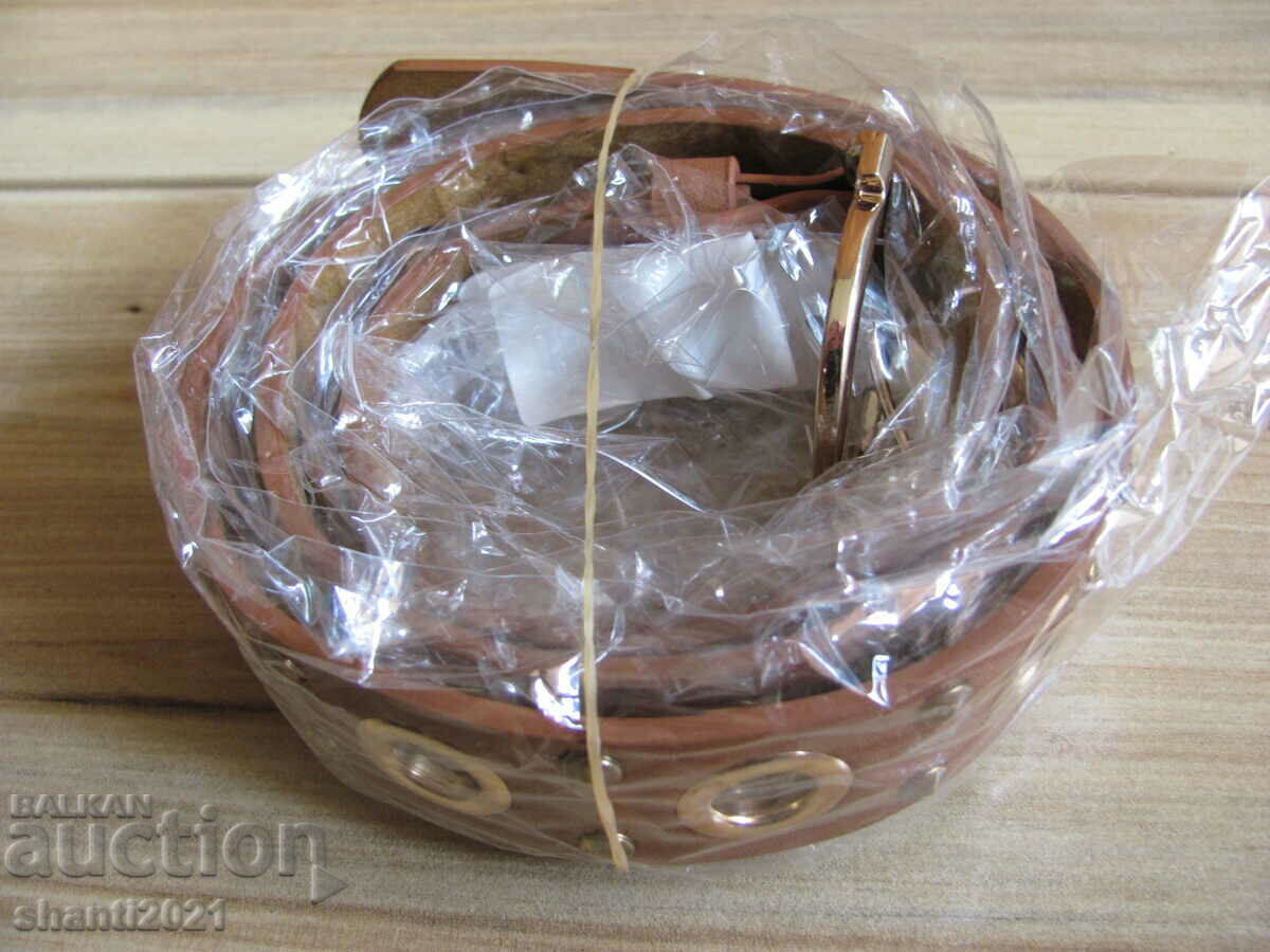 Curea noua din piele cu catarame cu preț 12.00 BGN | € 6.14 Curea noua din piele cu catarame cu preț 12.00 BGN | € 6.14