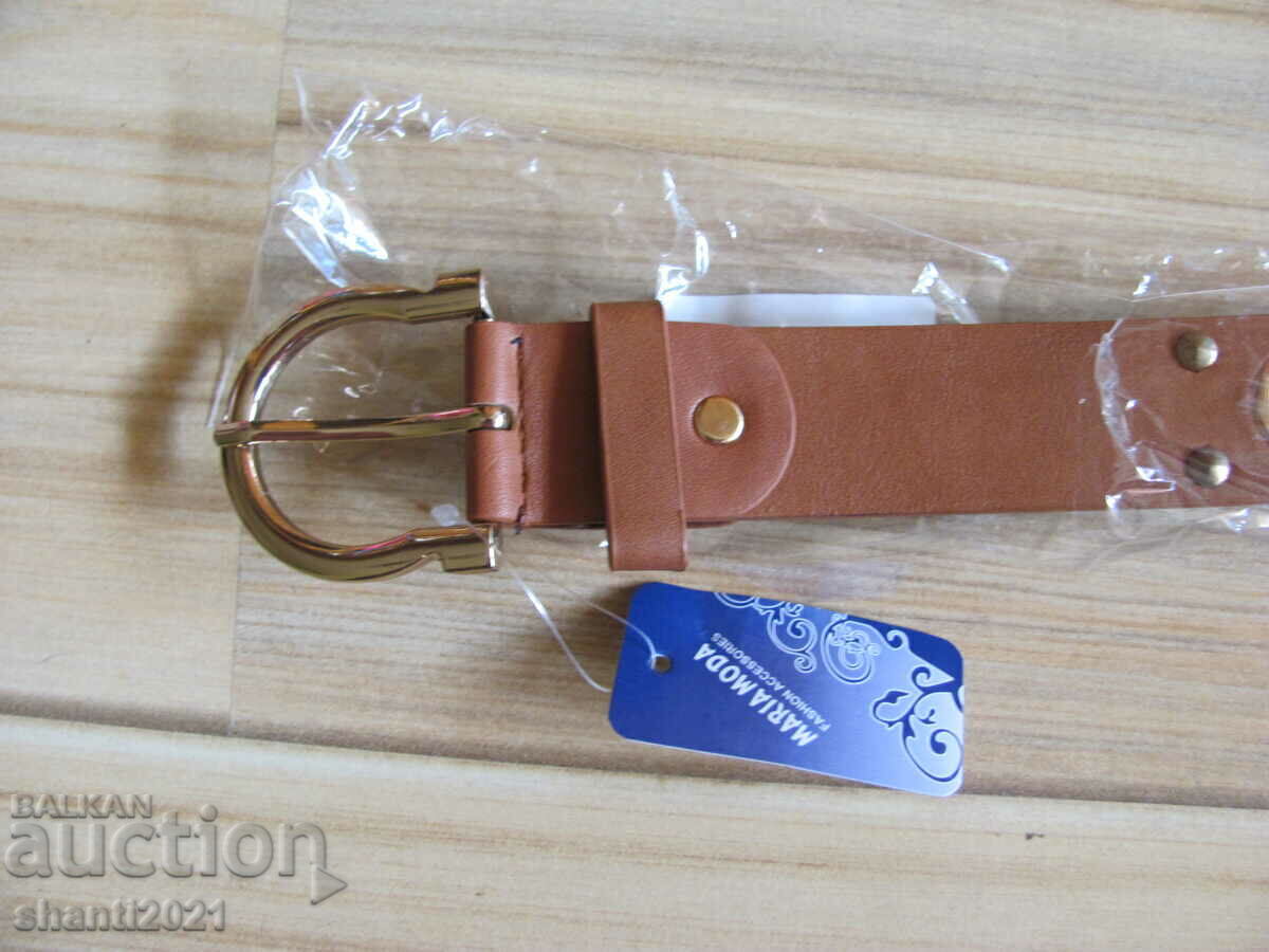 Licitație Curea noua din piele cu catarame Licitație Curea noua din piele cu catarame