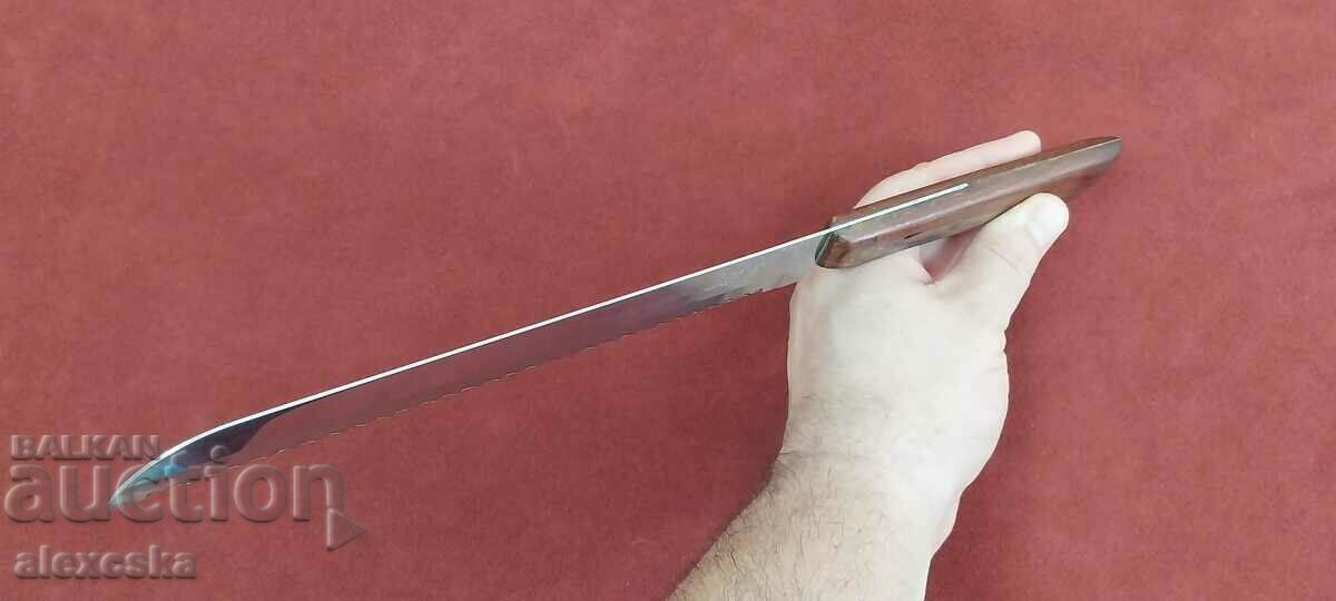 Auction Collection of knives for Bread Auction Collection of knives for Bread