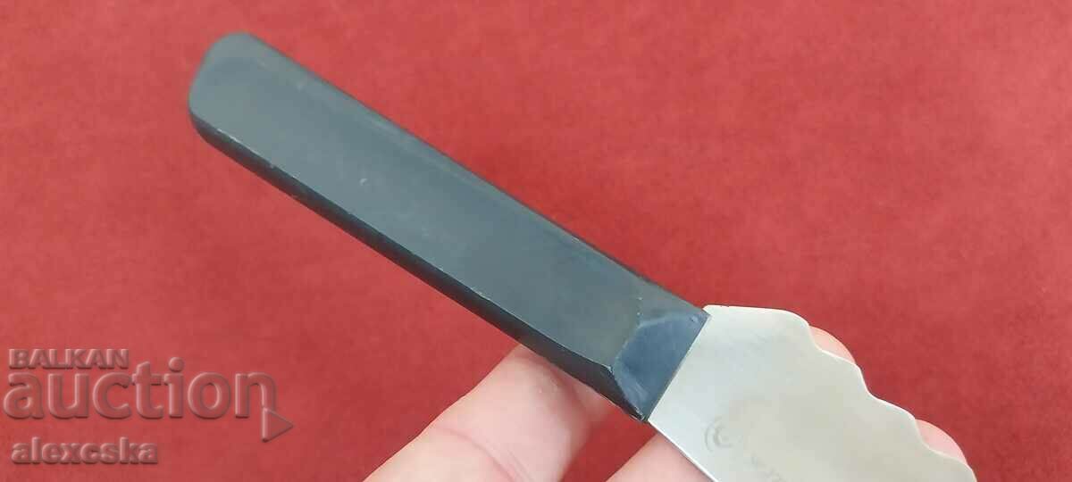 Collection of knives for Bread - 6 Collection of knives for Bread - 6