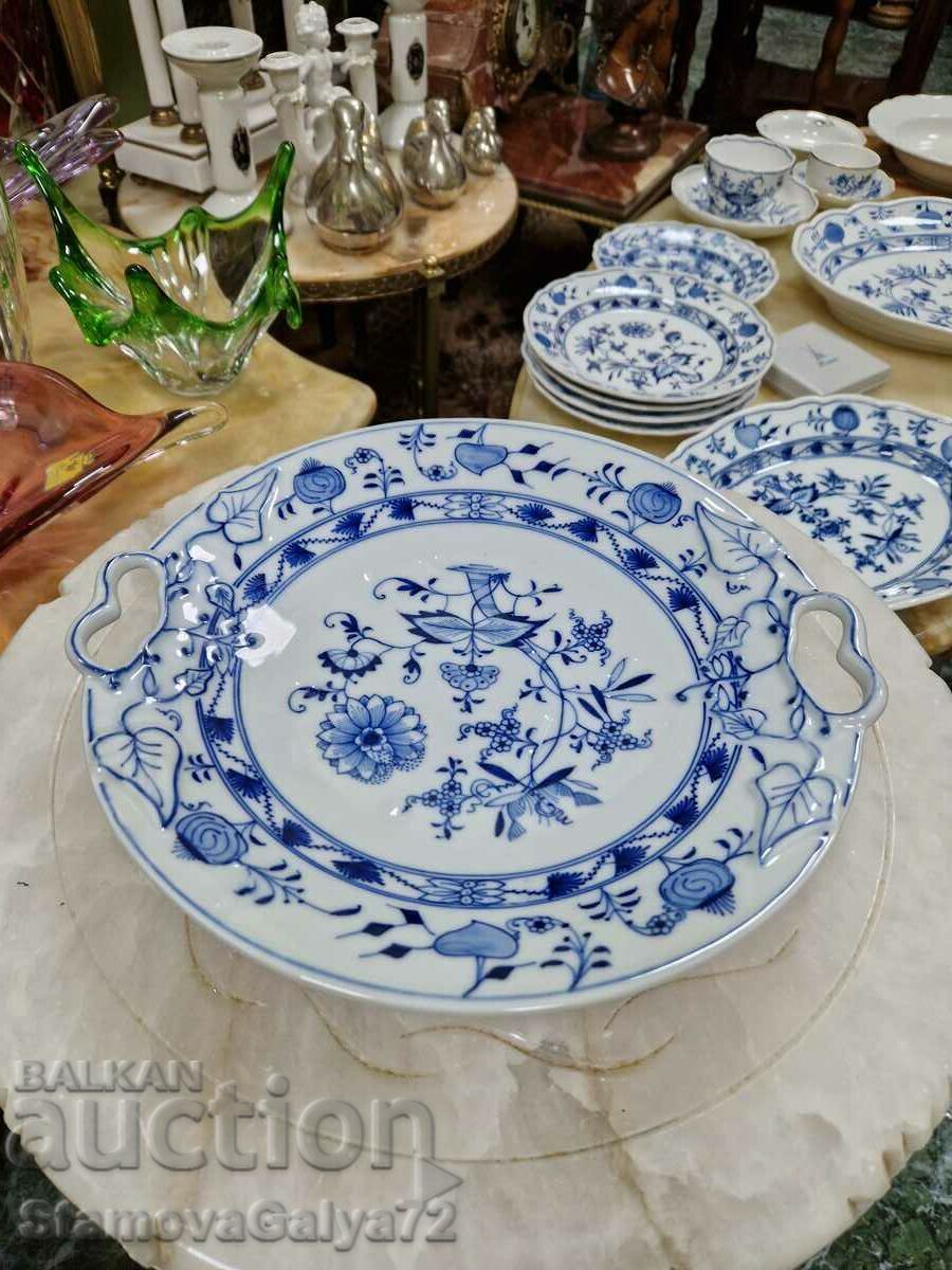 Antique Meissen porcelain fruit bowl Antique Meissen porcelain fruit bowl